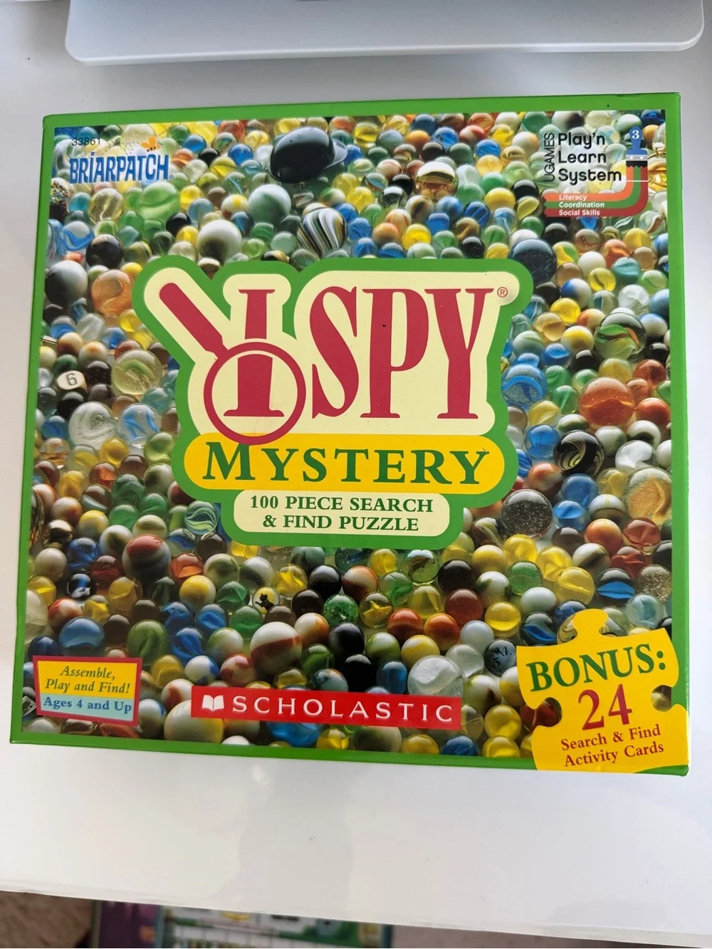 Scholastic I SPY Mystery Puzzle - Green, Yellow, Red, Blue, Black, White